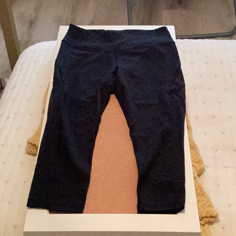 Black Capris